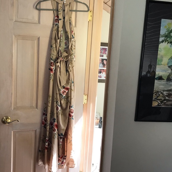 Halter flower maxi dress - Picture 2 of 4